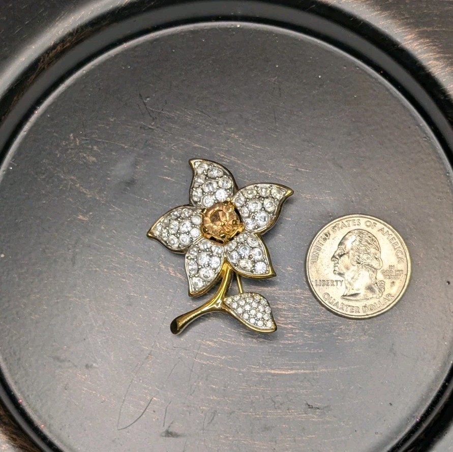 Swarovski Flower Brooch Pin Gold Tone Pavé Clear Rhinestone Round Crystal