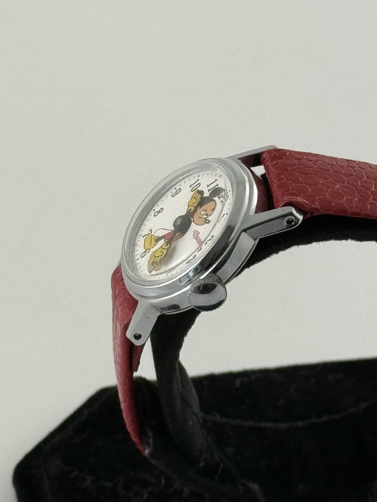 Vintage Mickey Mouse Ingersoll Manual Wind Watch 3L70 from 1970s