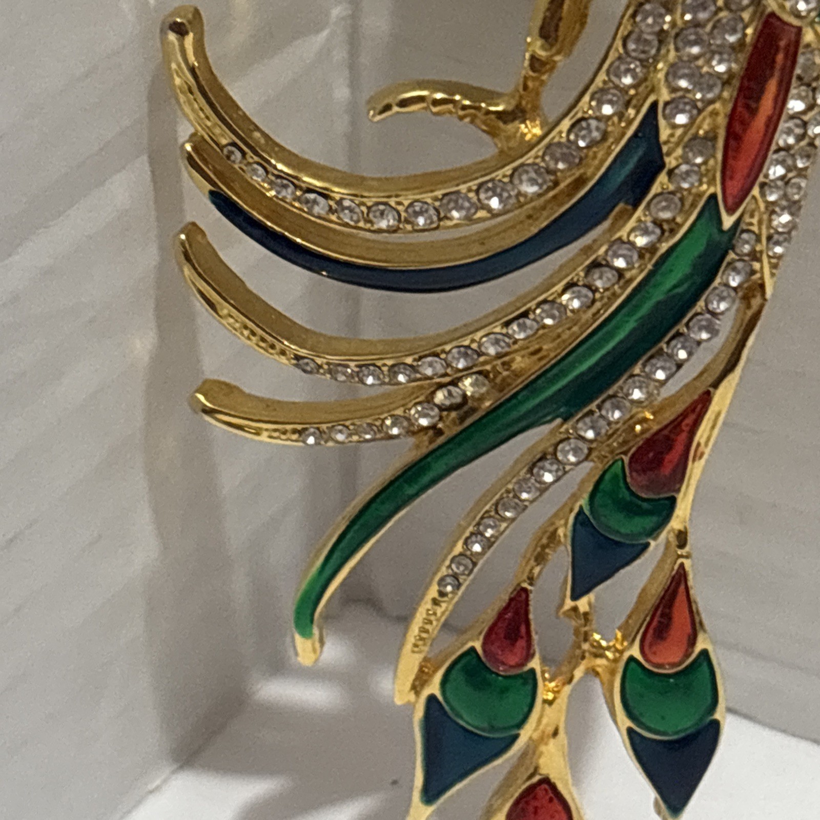 Vtg 1980s rhinestone enamel peacock paradise bird brooch