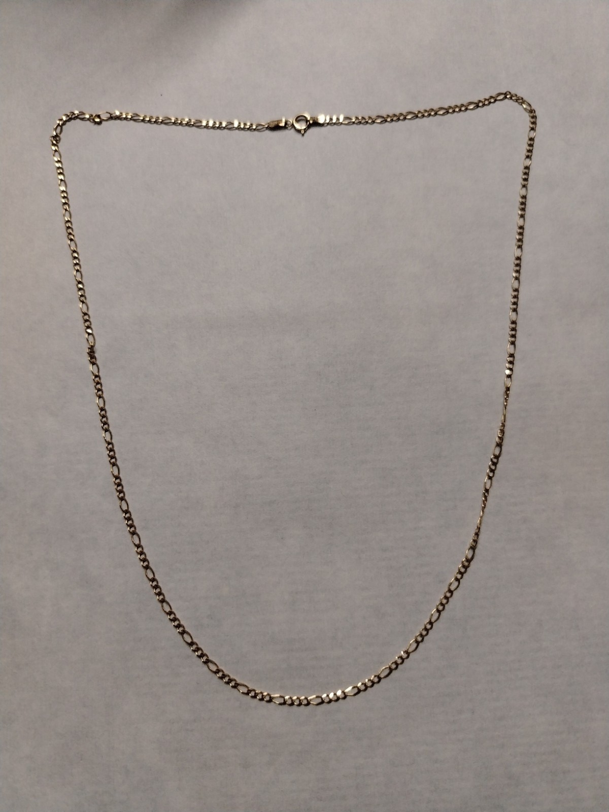 Solid 10K Yellow Gold Figaro Chain Necklace – 22″ Long, 2mm Wide (3.74g)