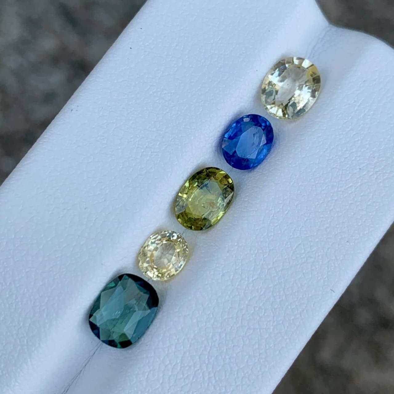 4.33 Carats Multicolor Sapphire Lot 5 Piece Oval Cut Sri Lankan Gemstones