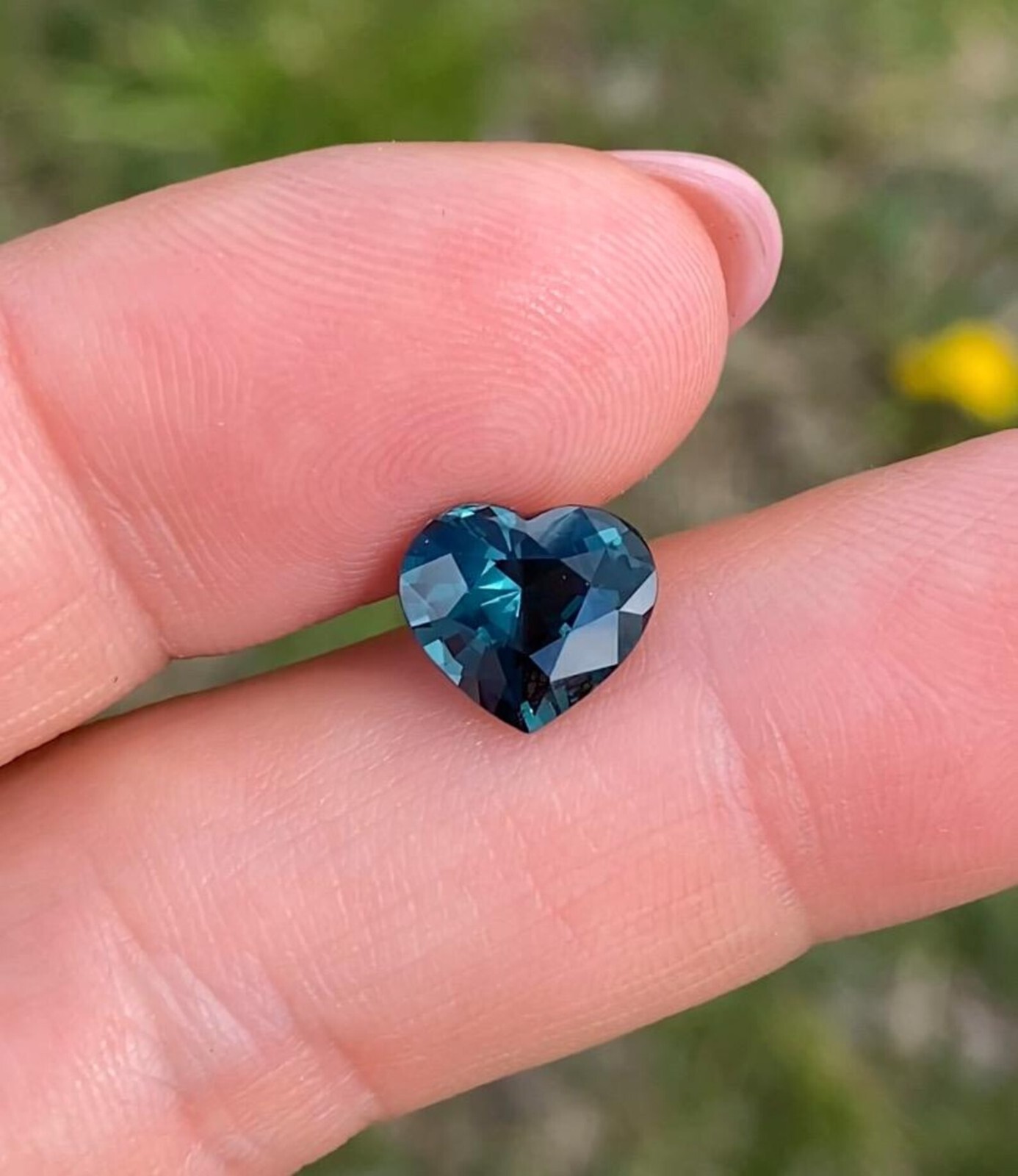Spinel VIVID Green-Blue natural gemstone, heart cut, Origin Tanzania, Certified