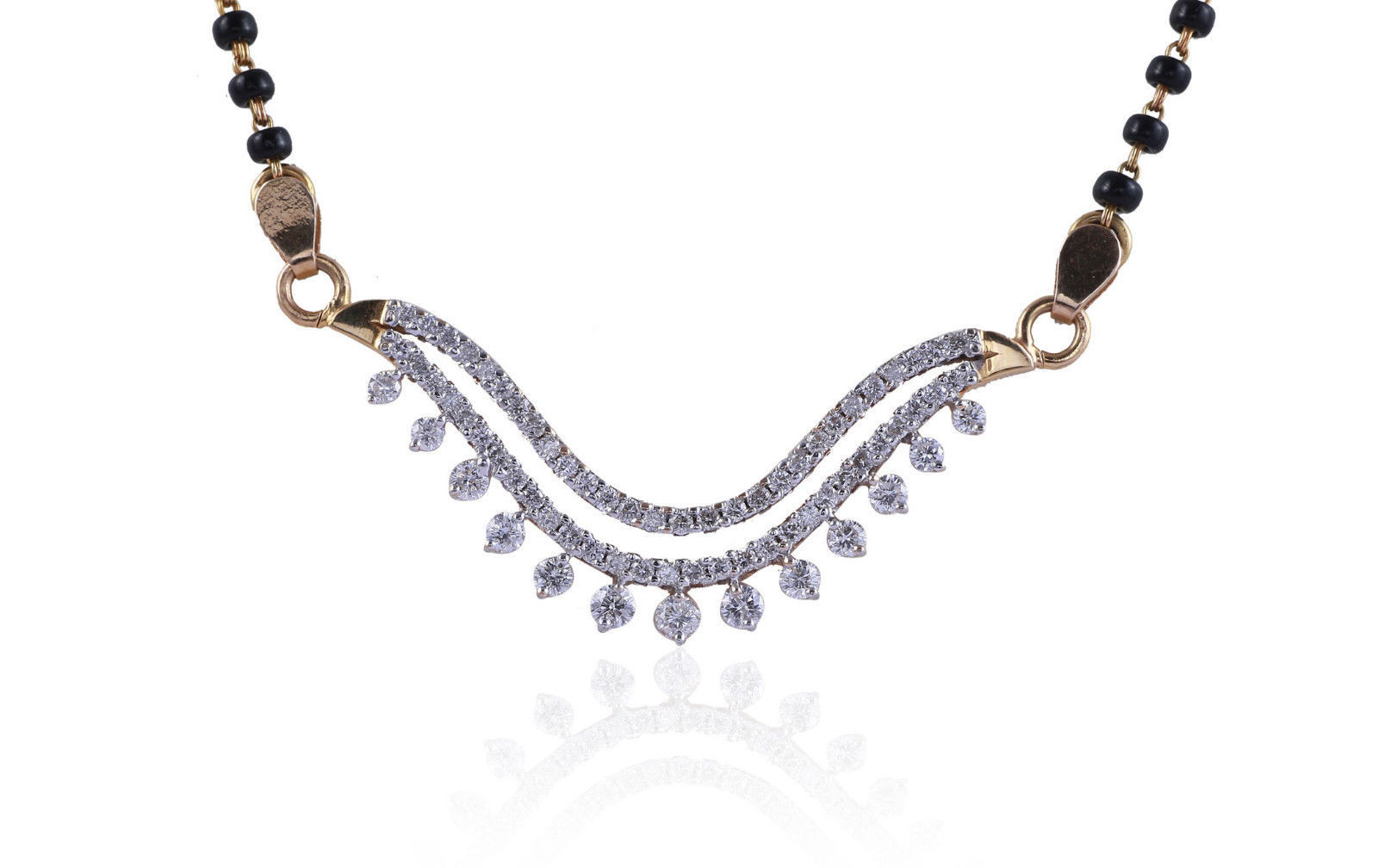 Pave 1.38 Cts Round Brilliant Cut Diamonds Mangalsutra Pendant In 750 18K Gold