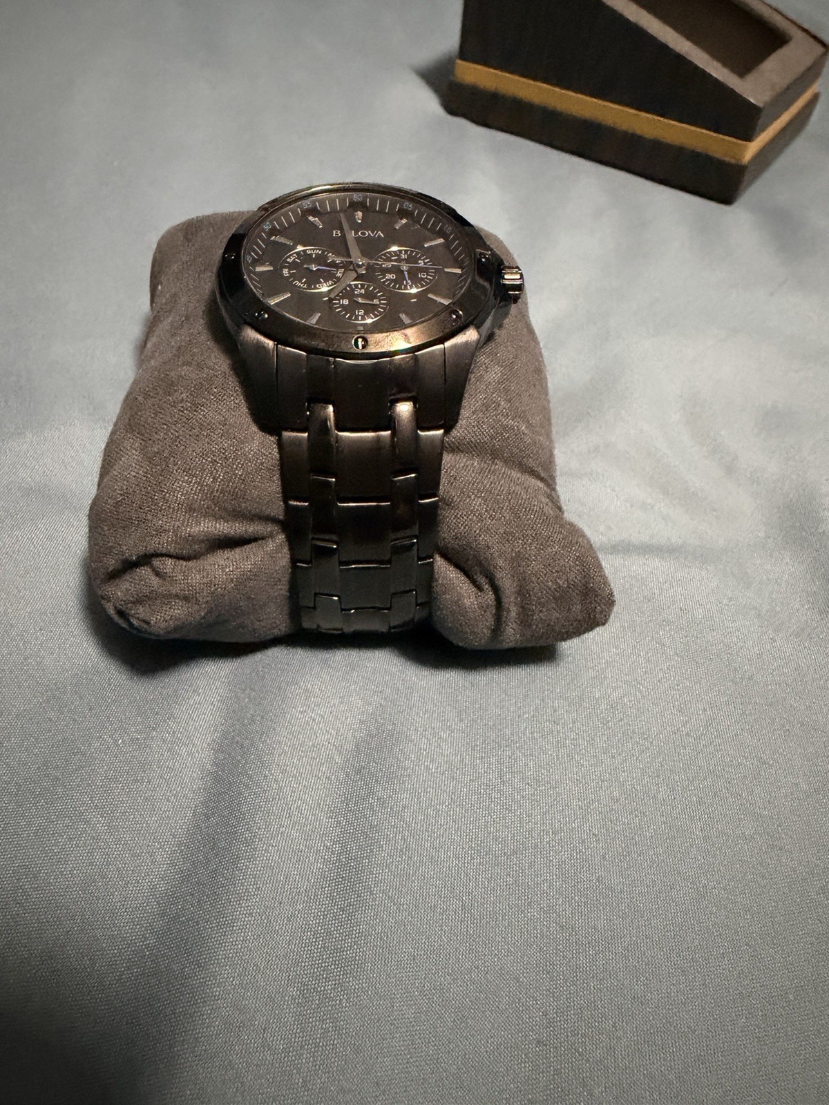BULOVA 98C121 DAY DATE BLACK DIAL IP BLACK STAINLESS STEEL MENS’S WATCH 43 MM