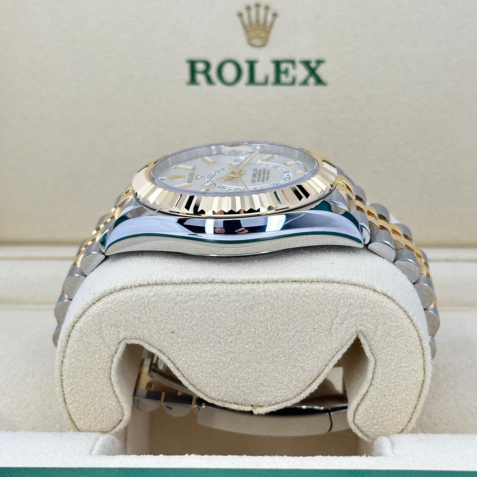 Rolex Sky-Dweller, Oystersteel, 18k Yellow Gold, Ref# 336933-0006, Unworn 2023