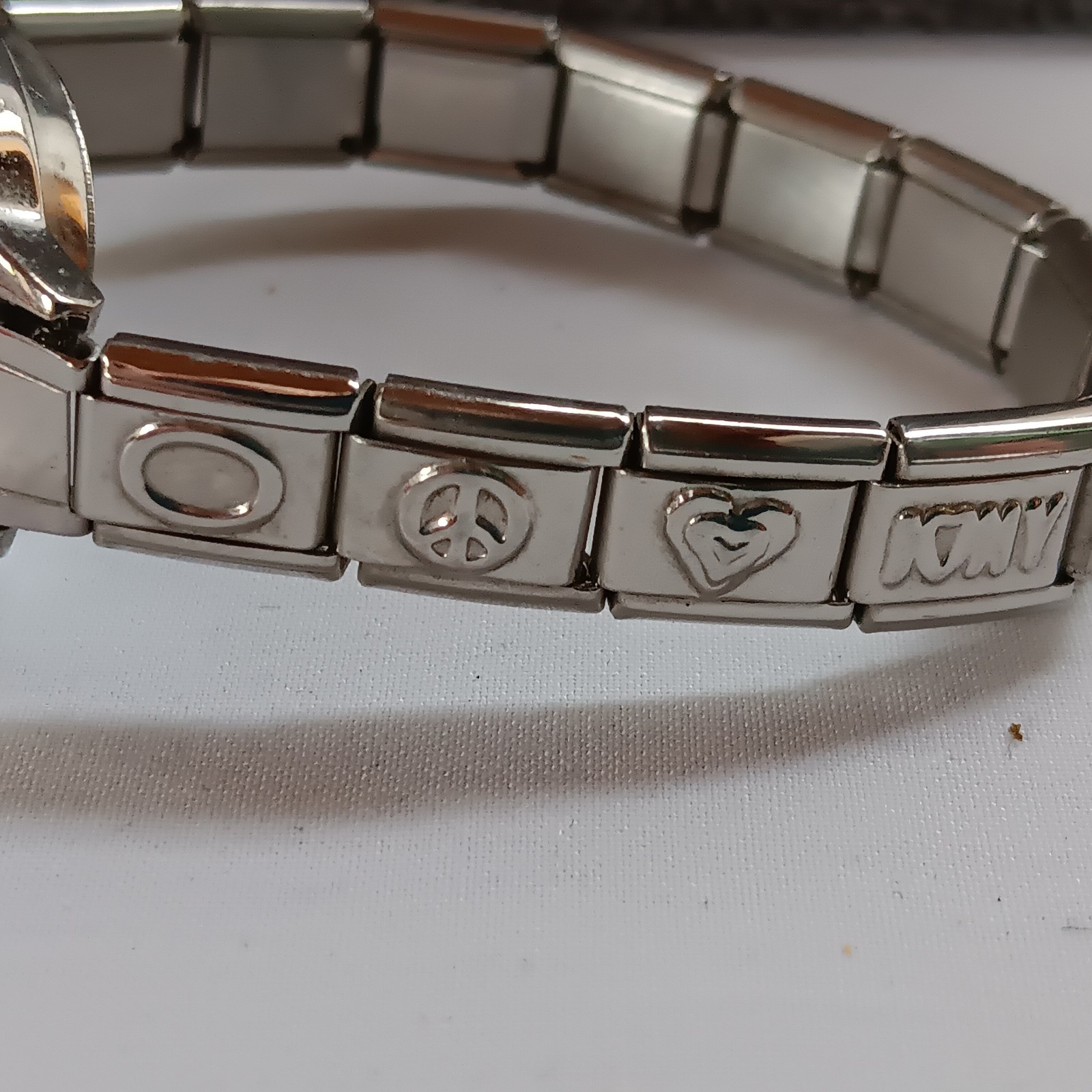 Ladies Vintage MUDD Watch. New Battery band Links diff. symbols Small Band