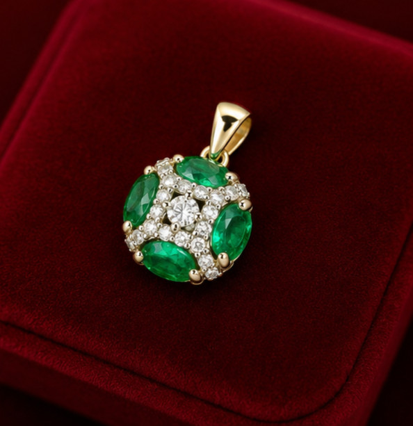 2.0Ct Oval Cut Simulated Emerald Women’s Pendant Necklace 14K Yellow Gold Plated