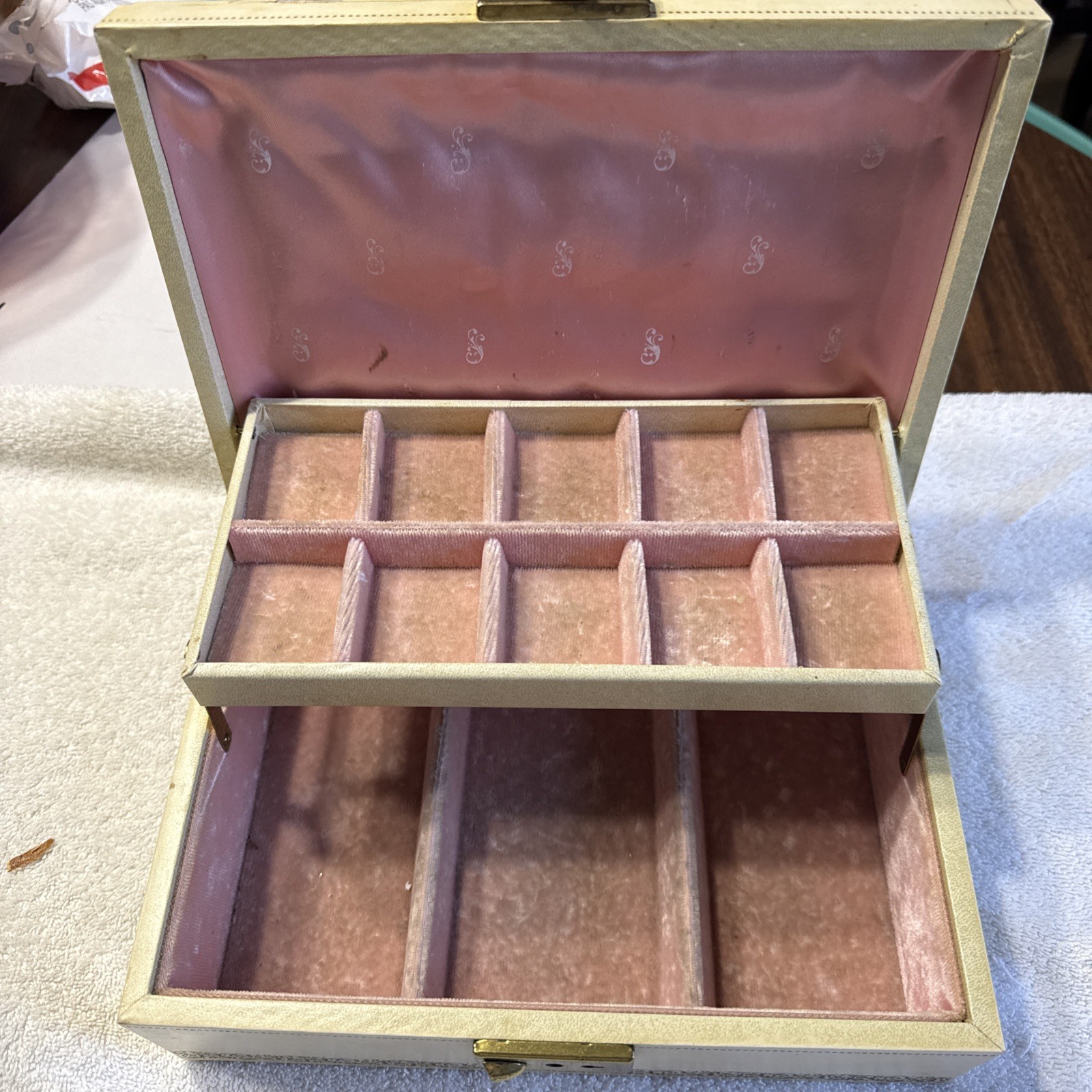 Mele Vintage White Cream Jewelry Box Two Tiers Accordion Style Pink Velvet
