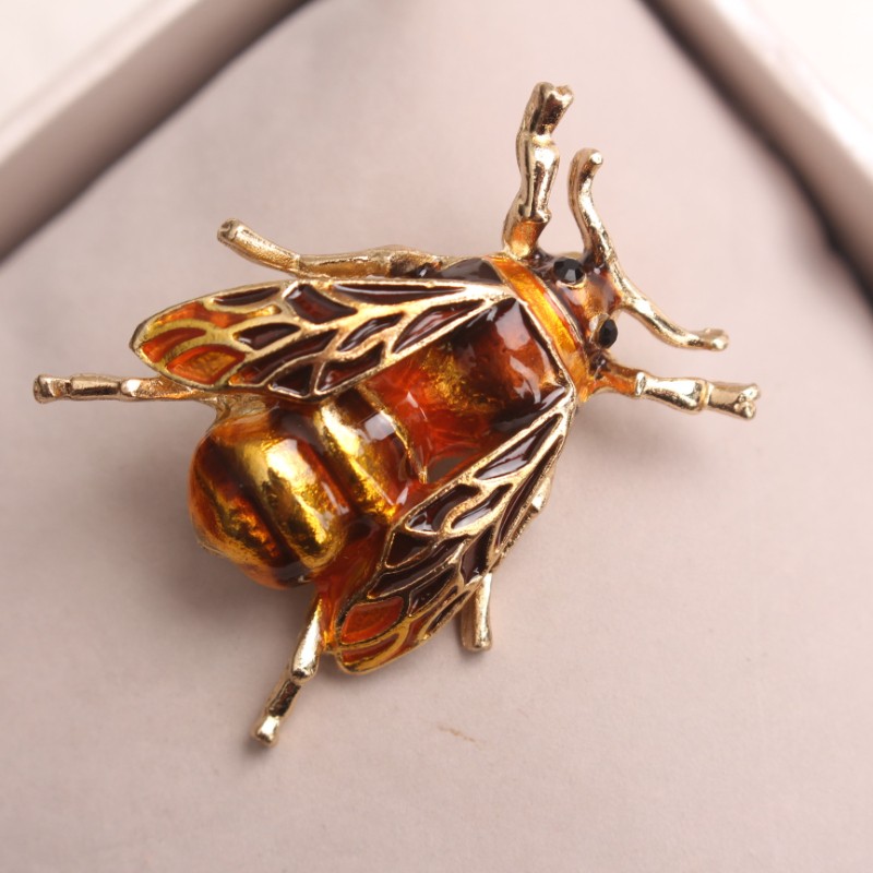 Vintage Bee Brooch: Unique Jewelry Accessory for Ladies, Perfect Gift