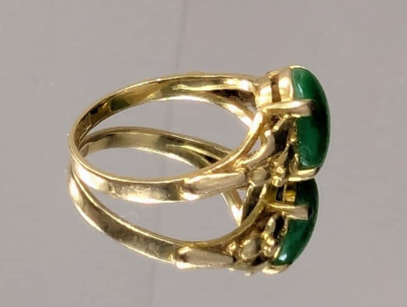Vintage 18K Yellow Gold Jadeite Ring – Chinese Hallmark mid 20th Century