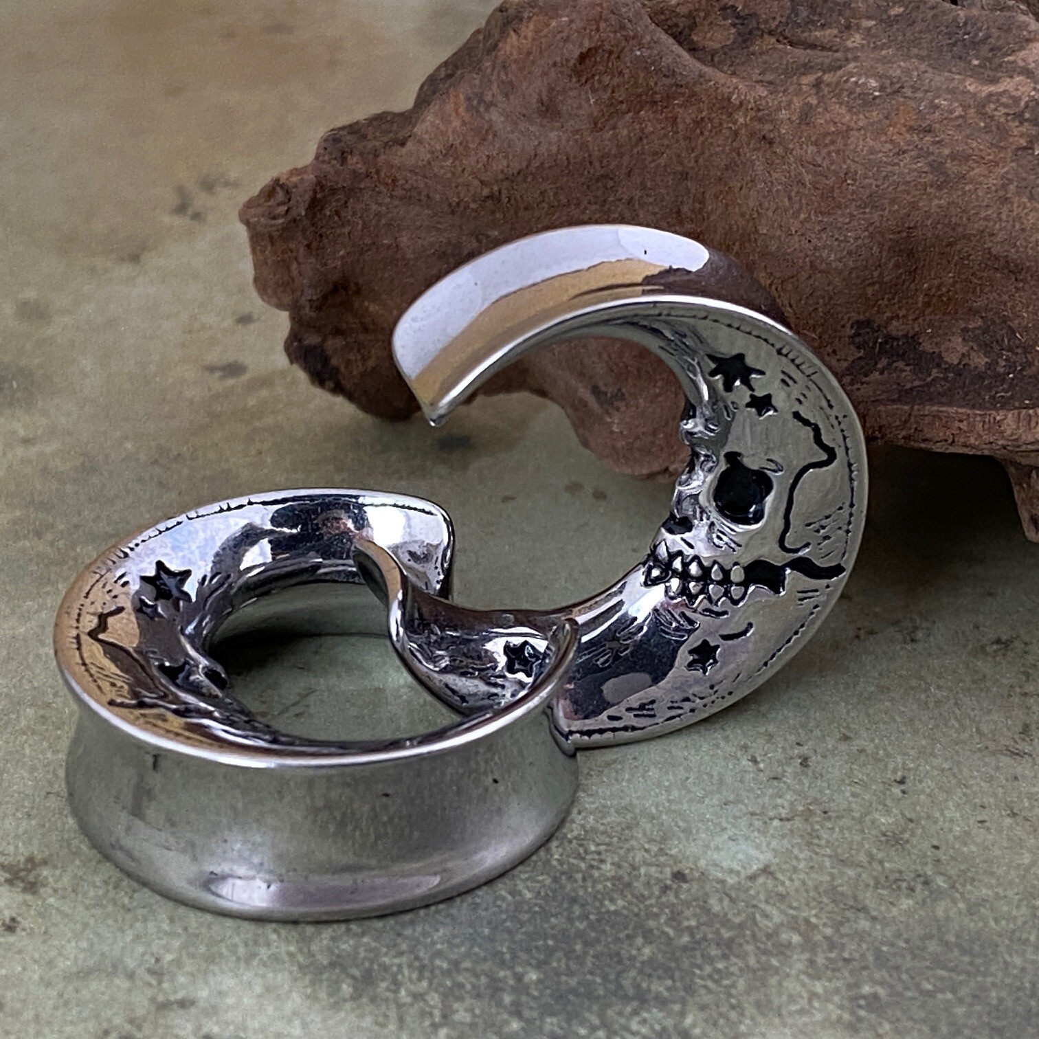Pair of 316L Steel Saddles with Skull Faced Moon (PS-291, Steel) gauges