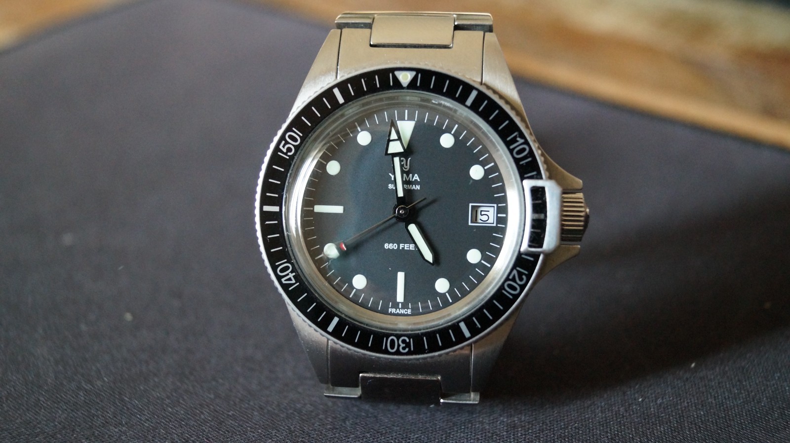 YEMA Superman Heritage Quartz 39mm Black Skin Diver YMHF1573-AM date @3