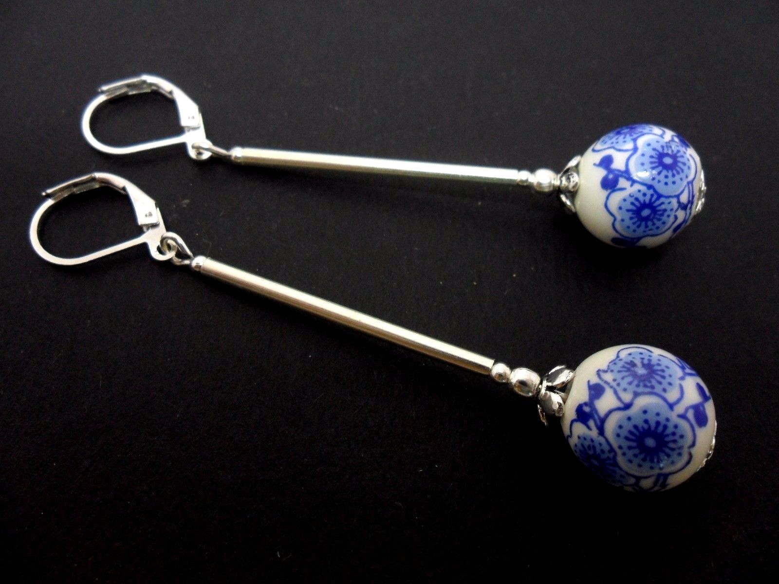 A PAIR LONG DANGLY BLUE/WHITE PORCELAIN FLOWER BEAD LEVERBACK HOOK EARRINGS. NEW