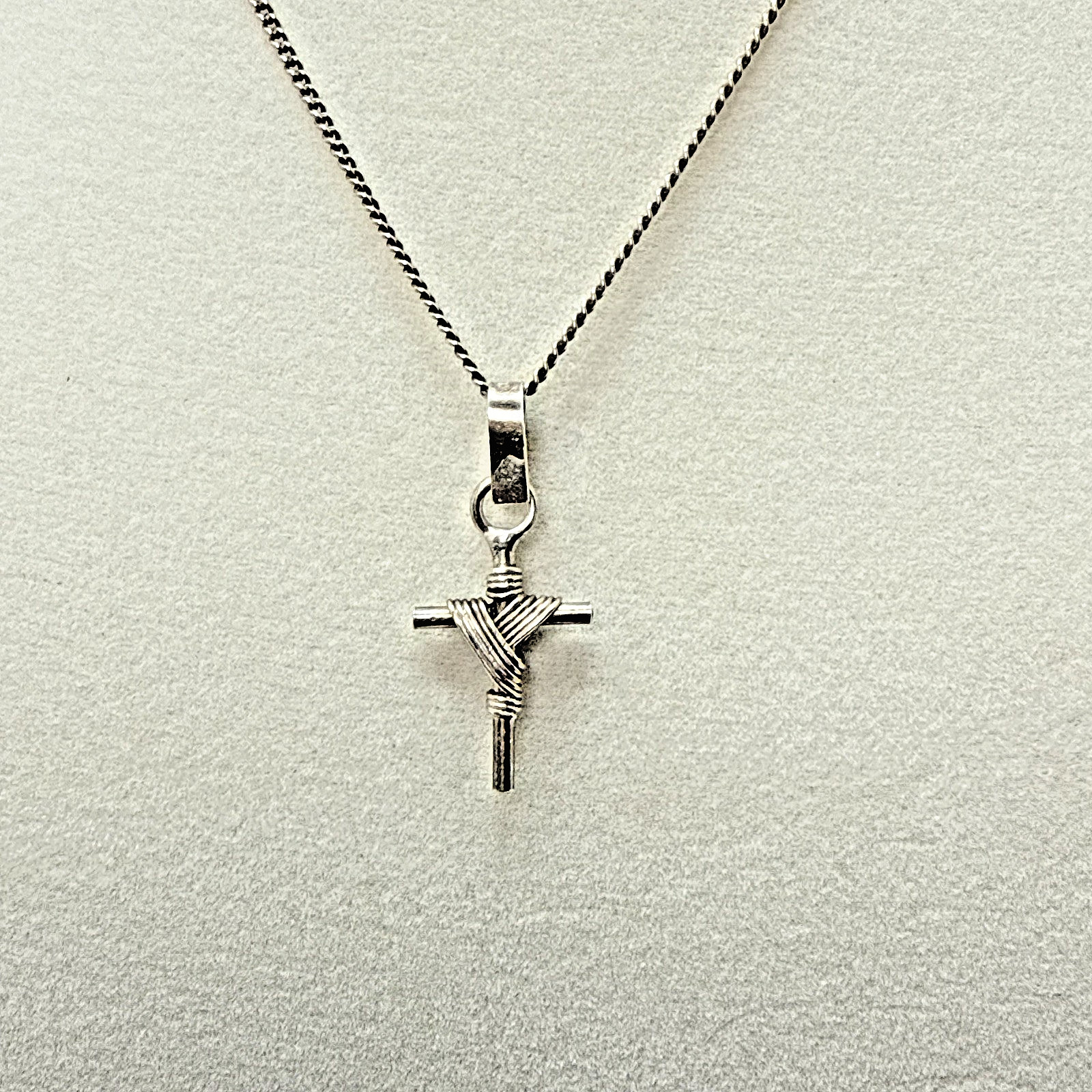 Vintage Mexican 925 Sterling Silver Dual Artisan Crucifix Cross Pendant Necklace