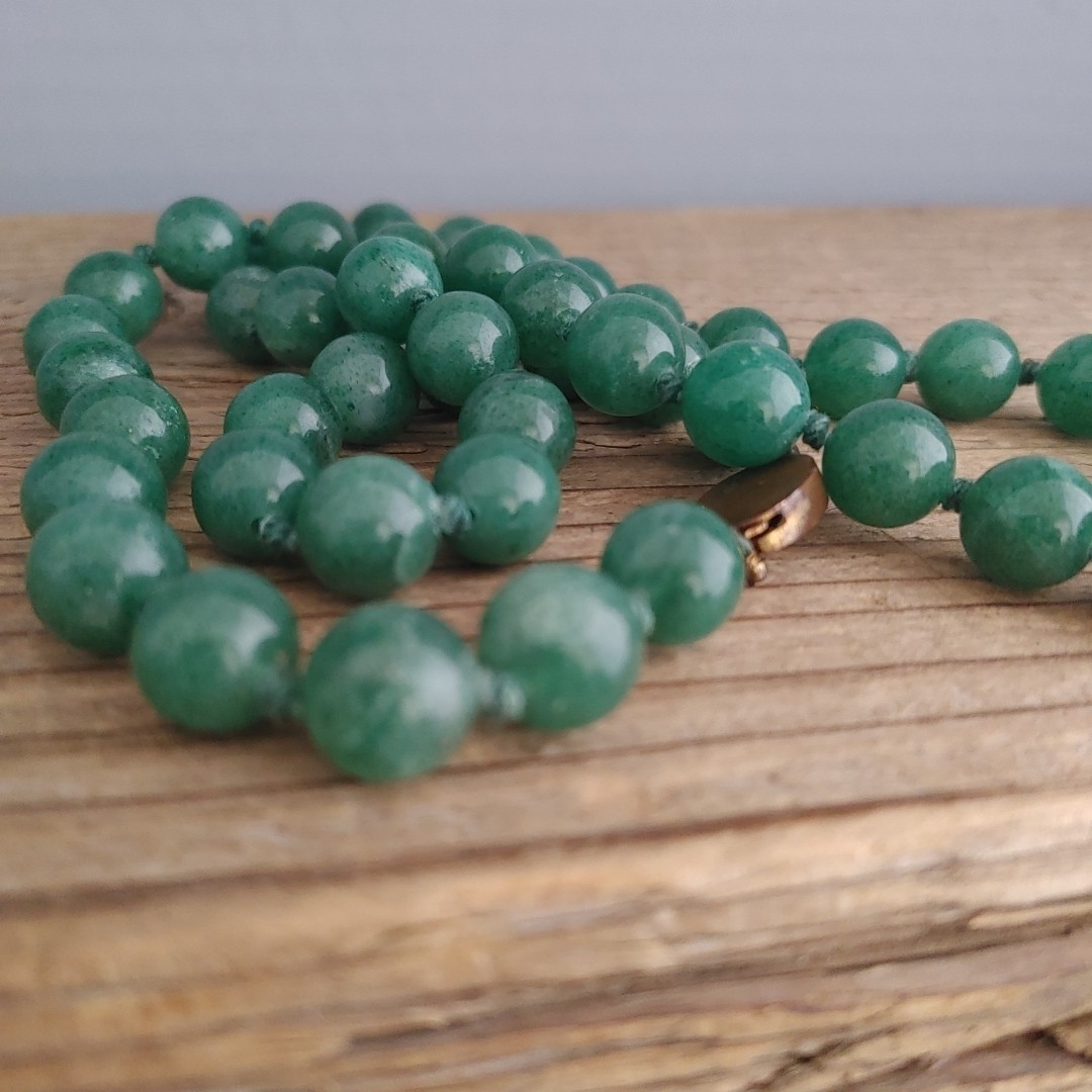 Vintage Chinese Export Green JADE Beaded Necklace Knotted 9mm 23”