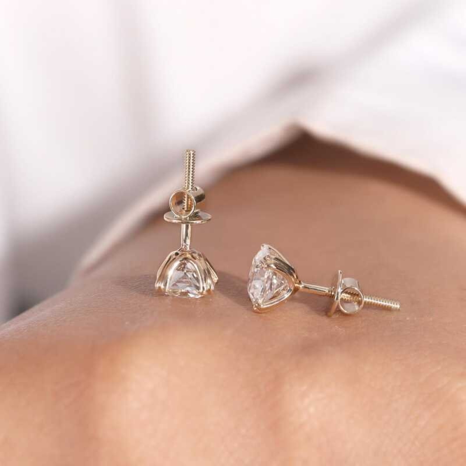 2.20Ct Cushion Cut IGI Certified Lab Grown Diamond Earring 14k Yellow Gold