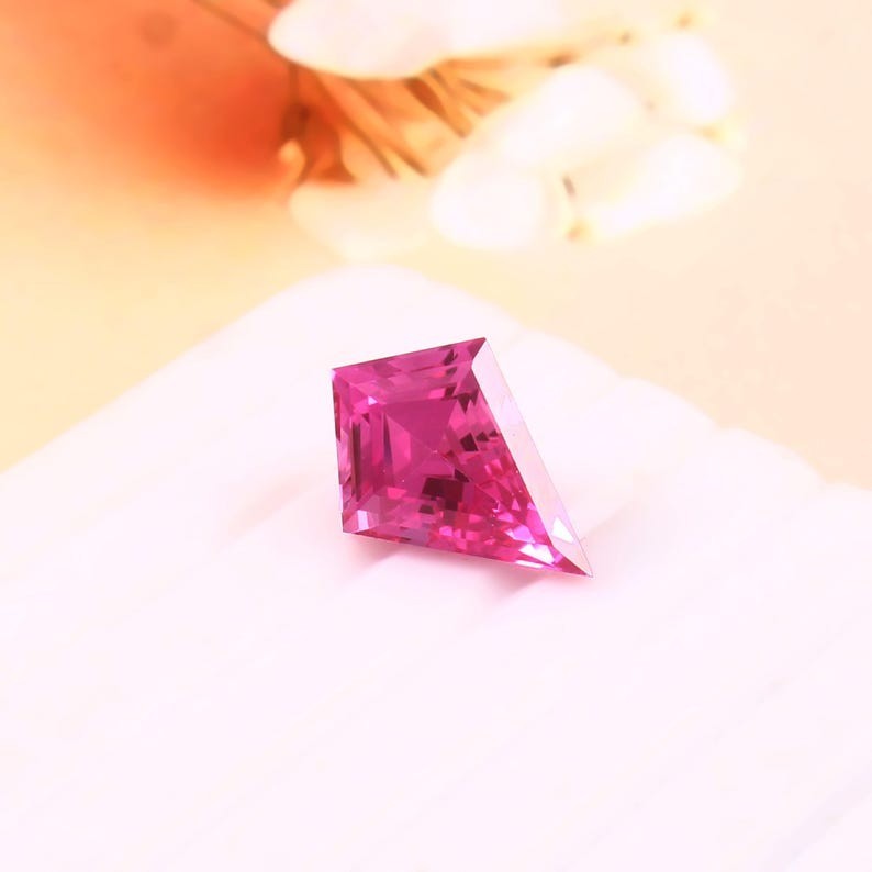 Brand New Arrival Pink Sapphire 5.45 Ct Kite Shape CERTIFIED Cut Loose Gemstone