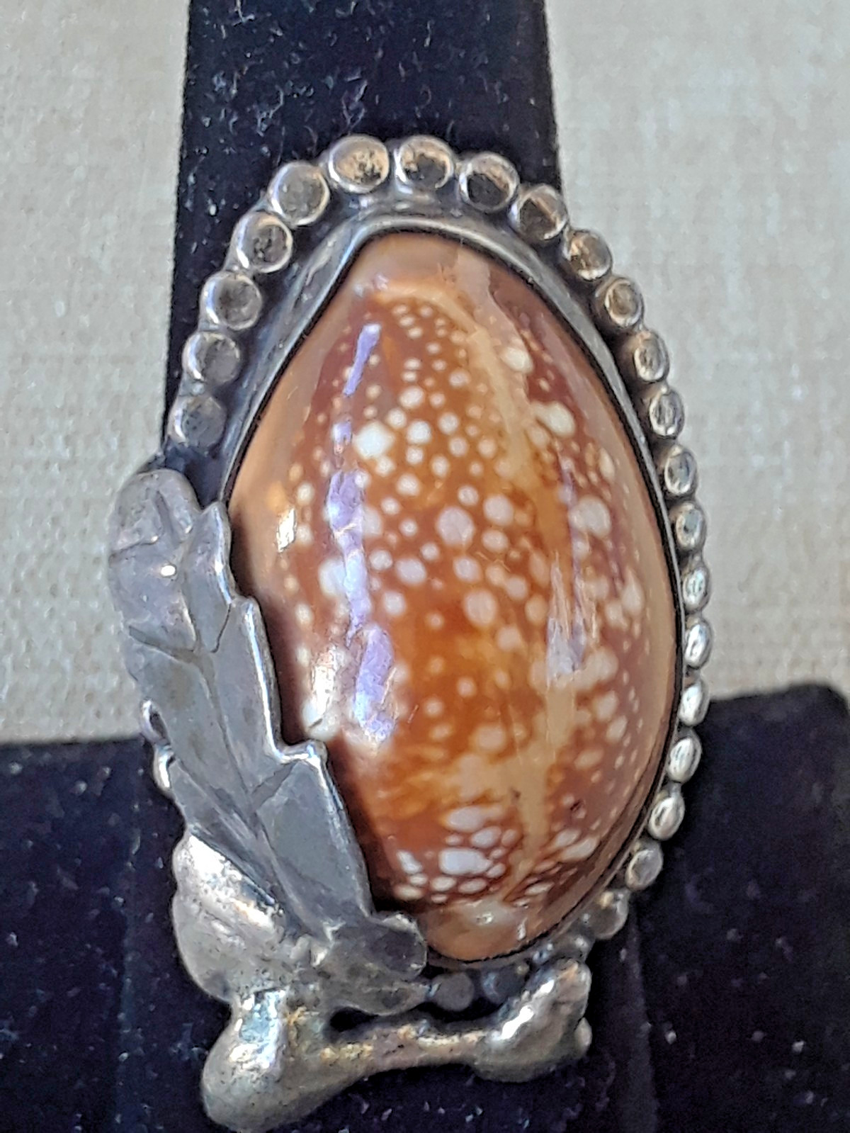 Native American Signed Sterling Silver Spotted Cowrie Shell Ring Size 18.5mm/8.5