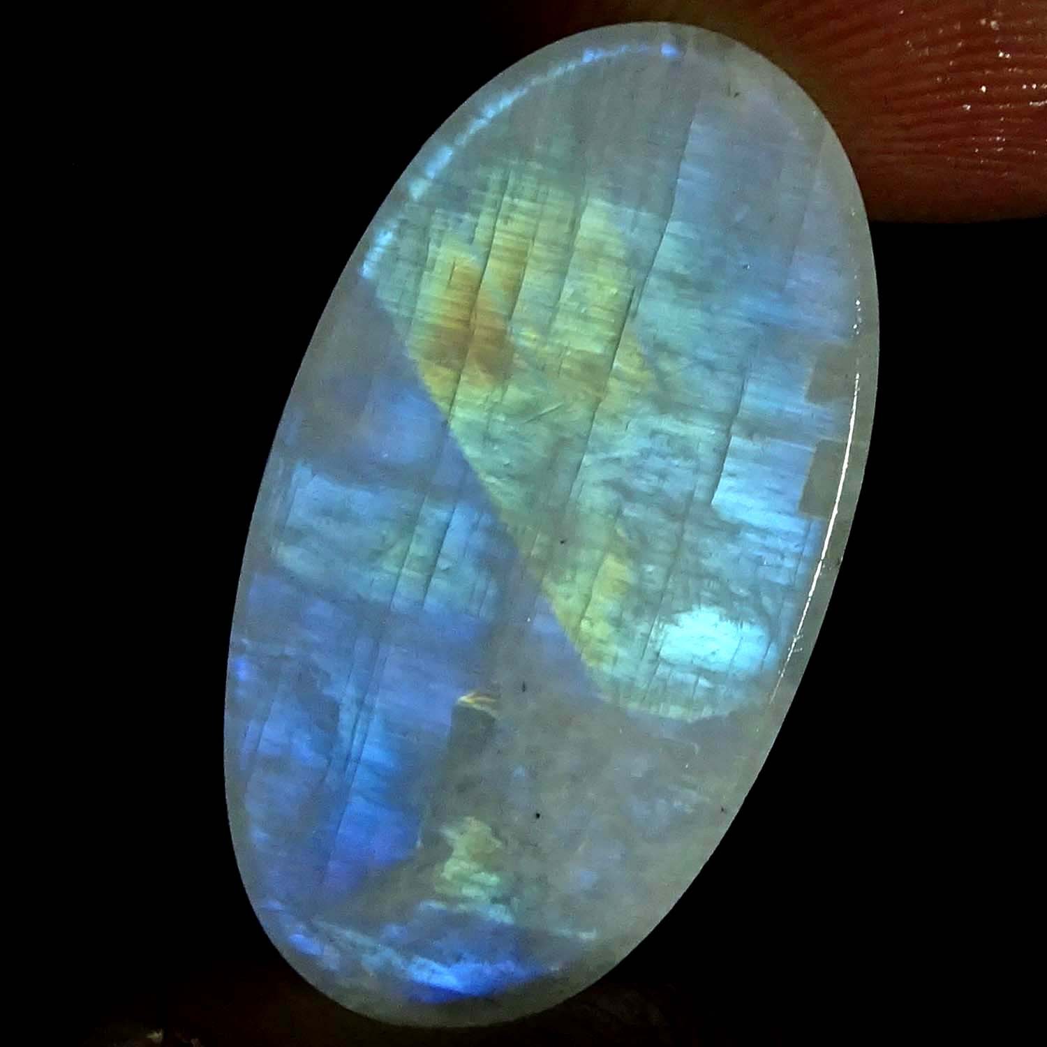 20.50Cts 100% Natural Rainbow Moonstone Oval Cabochon 14X25X8MM