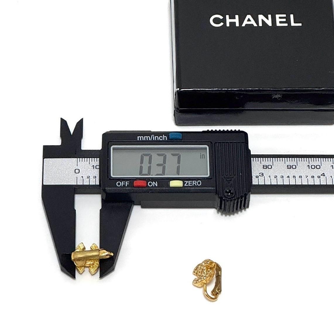 CHANEL 2092 CC Logo COCO Mark Earrings Gold Rhinestone Clip-On Authentic JAPAN