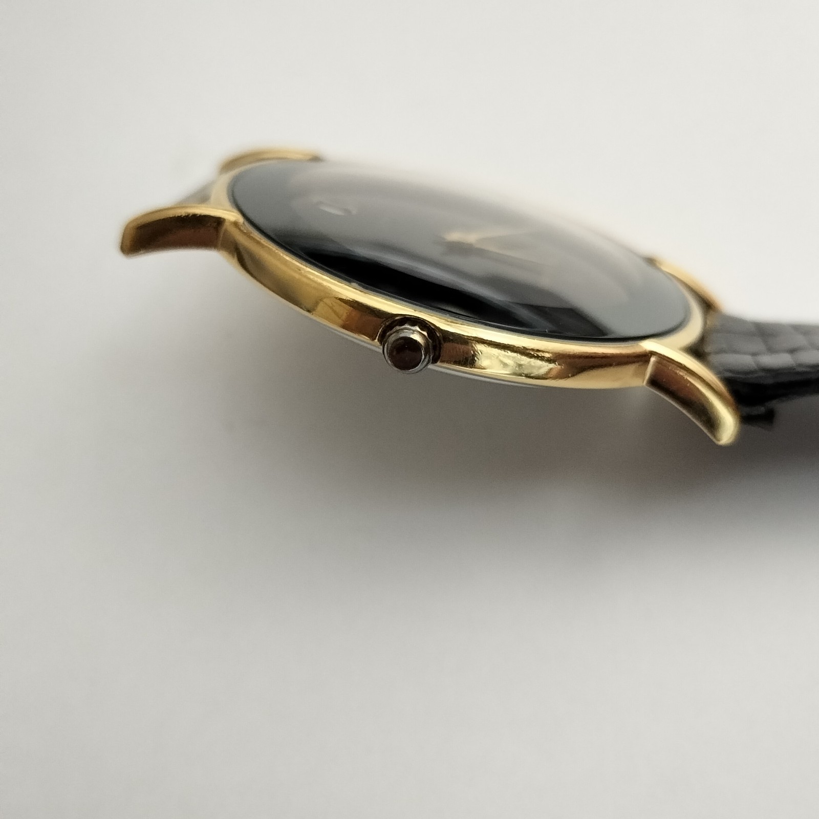 Claude Bernard Swiss Made Watch ETA 955.414 Date Black Gold Luxury Extra Strap