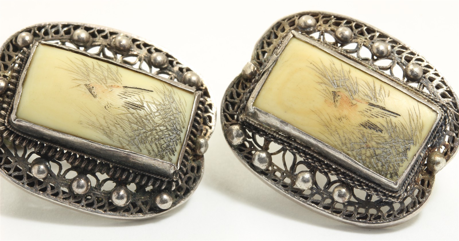 Vintage Chinese Export Sterling Silver Filigree Carved Bird Screwback Earrings