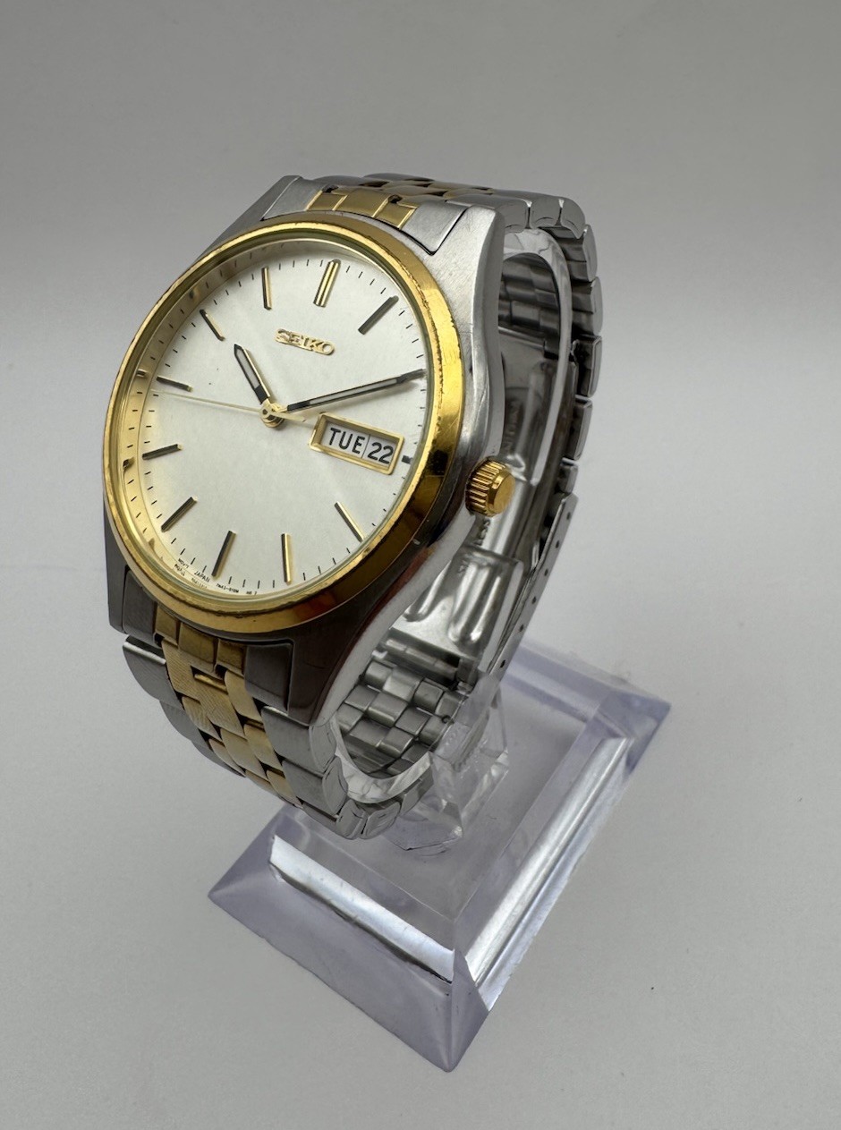 1998 Vintage Seiko Quartz Day-Date Two-Tone Men’s Watch – Seiko 7N43 Movement