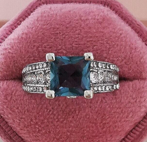 2.15 CT Blue Simulated Diamond Rings Silver Plated Bridal Valentine Gifts Ring