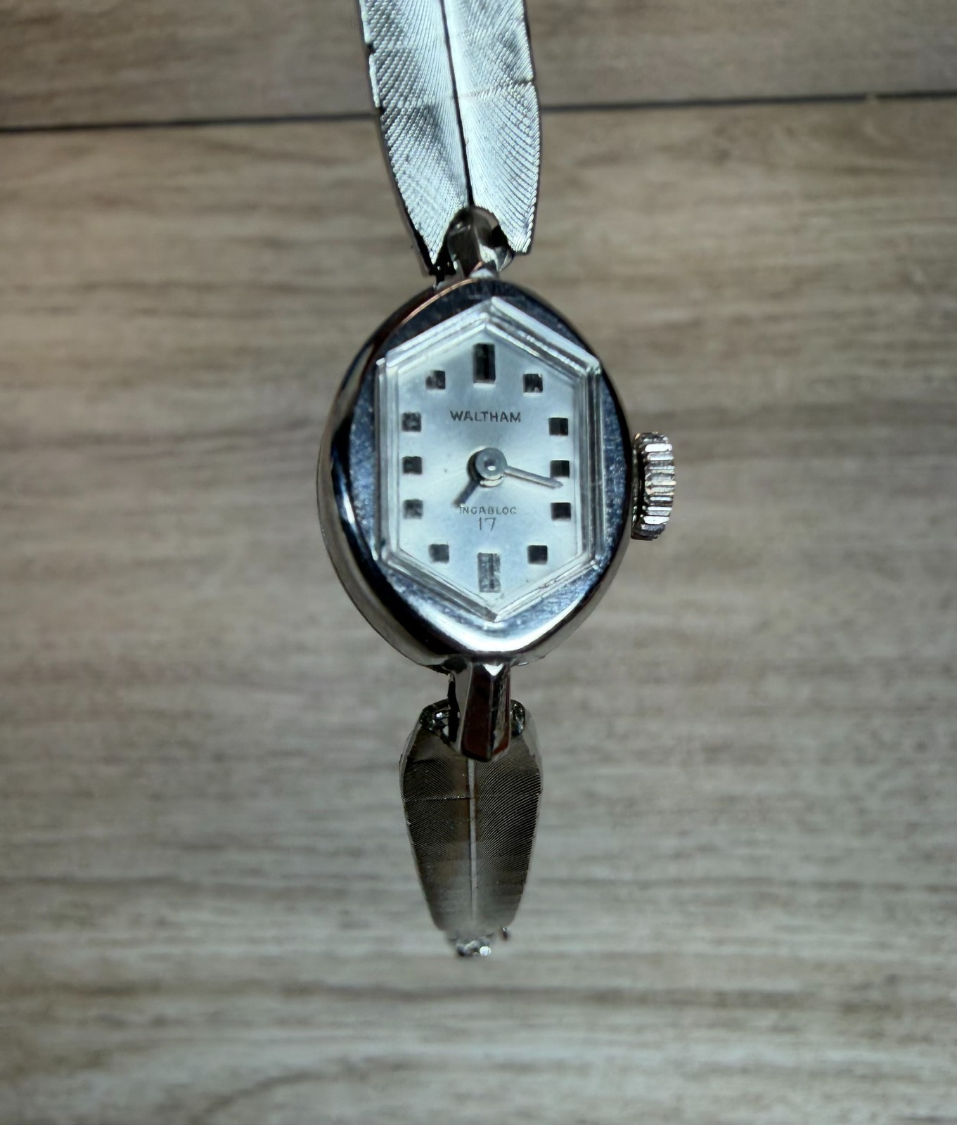 Vintage Waltham 17 Jewel Ladies Watch Incabloc Swiss In Original Box Display