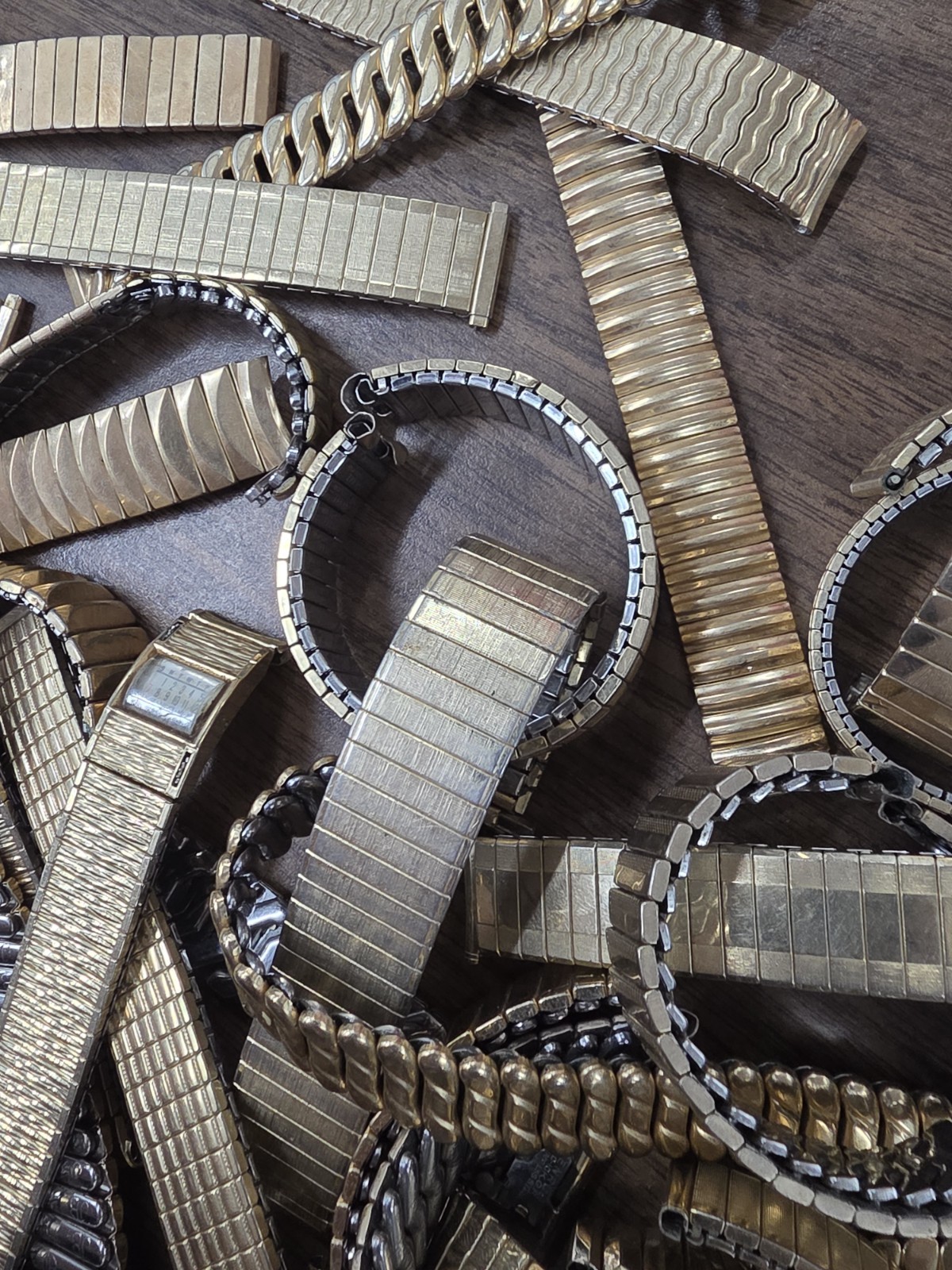 Huge Lot Of Gold Filled/RGP Top Men’s Wristwatch Bands – 1147g – VT599