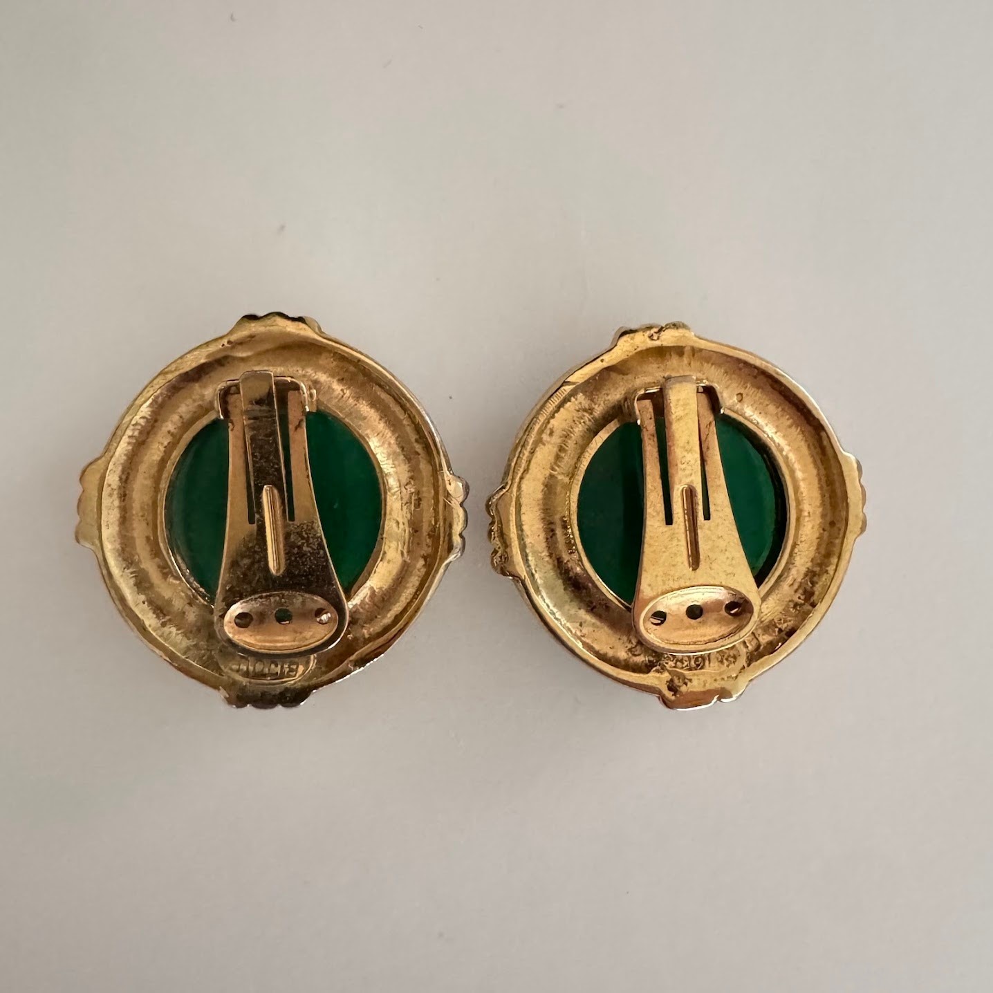 Vintage Bijoux Cascio Green Cabochon Gold Tone Clip-On Earrings Made in Italy