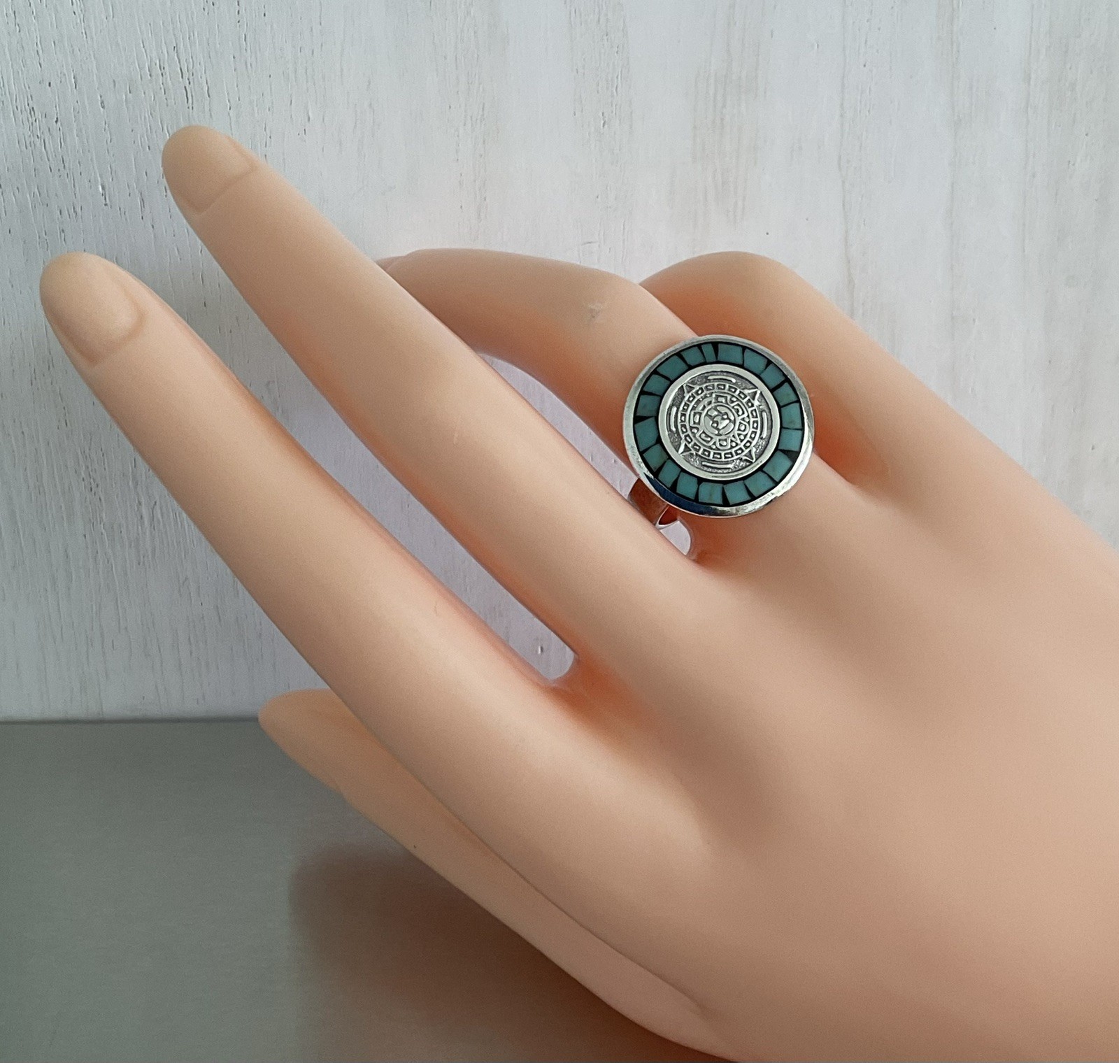 Turquoise Chip Inlay Aztec Calendar Motif Ring 925 Sterling Silver Size 7