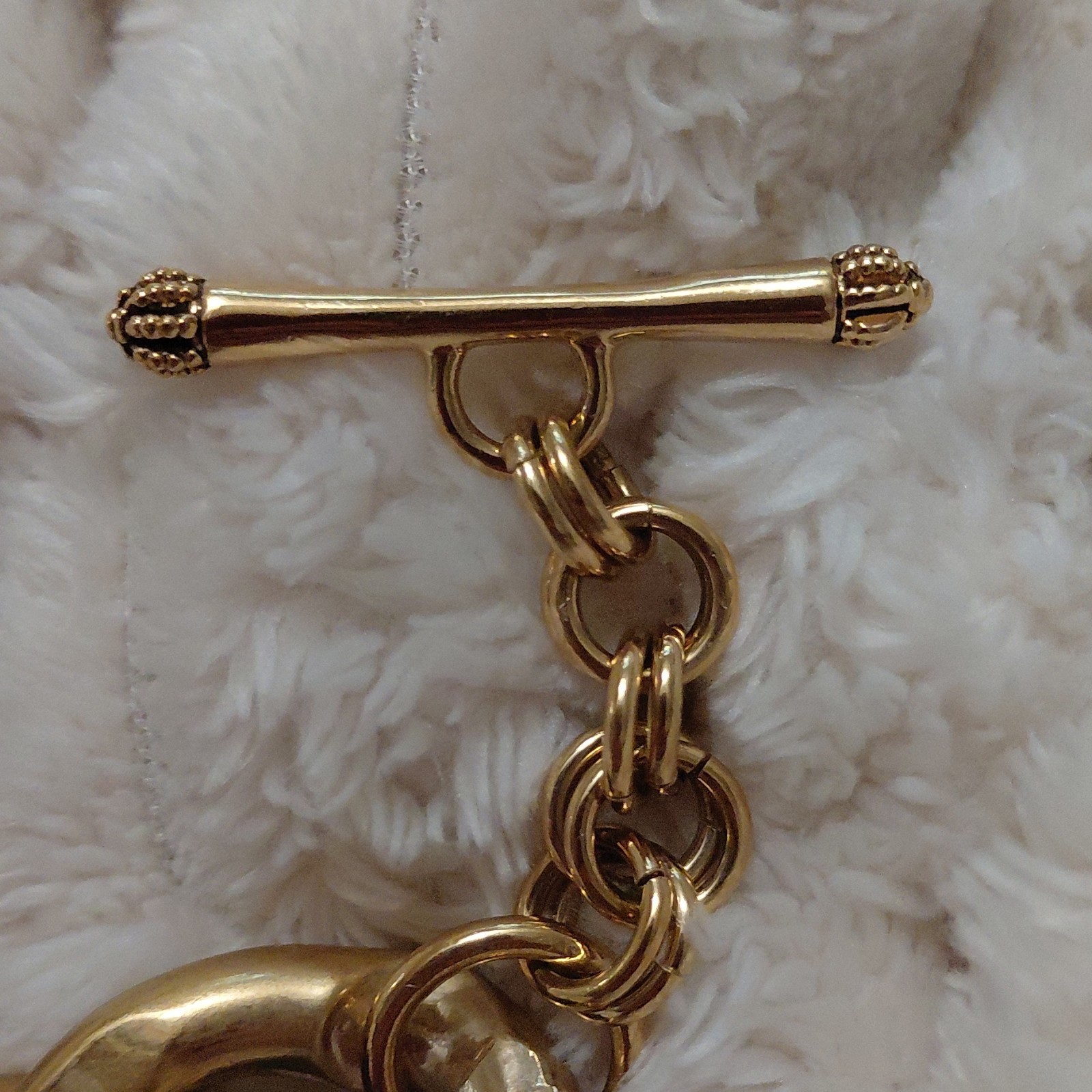 Gold Tone & Black Curb Link Chain Bracelet Heart Dangle Charm Toggle Closure
