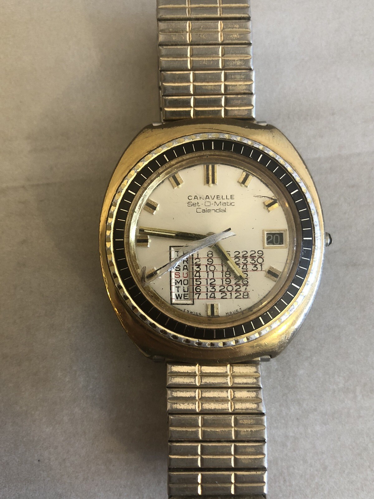 Vintage 1970’s Caravelle Set-O-Matic Calendial Automatic wrist watch-Running