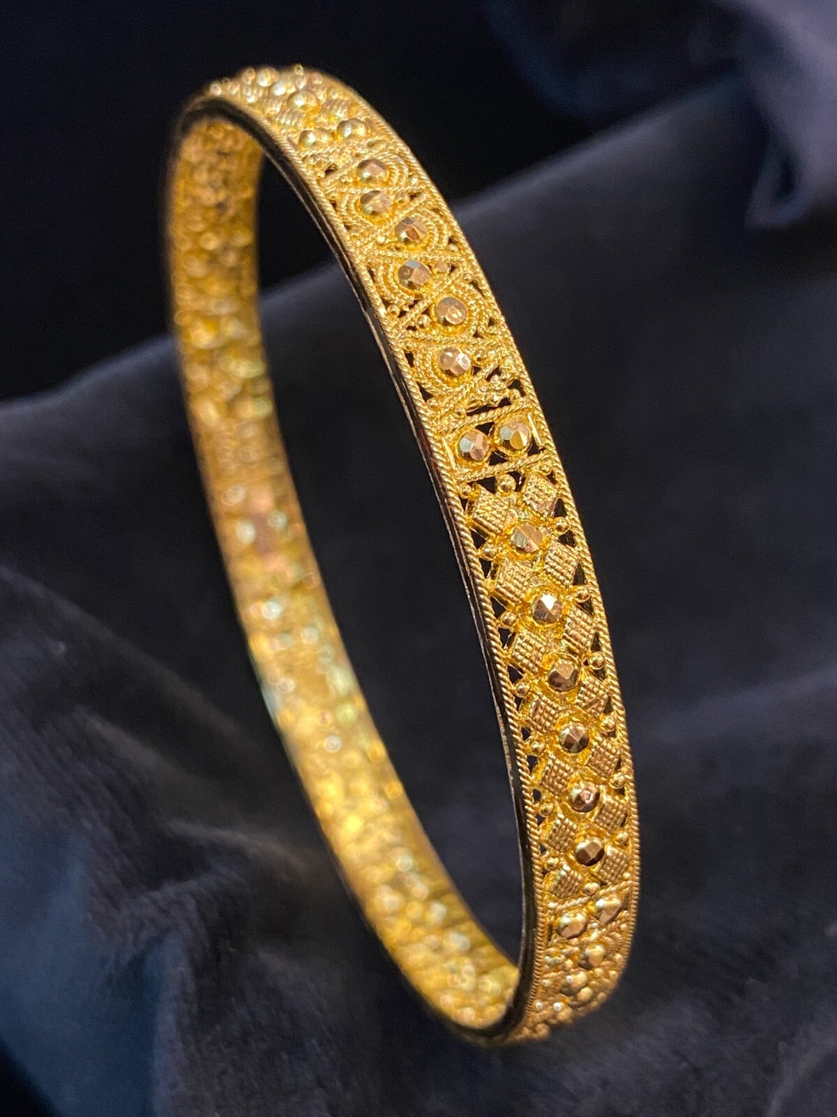 Gorgeous Dubai Handmade 6.40 MM Bangle Bracelet In 916 Stamped 22K Yellow Gold