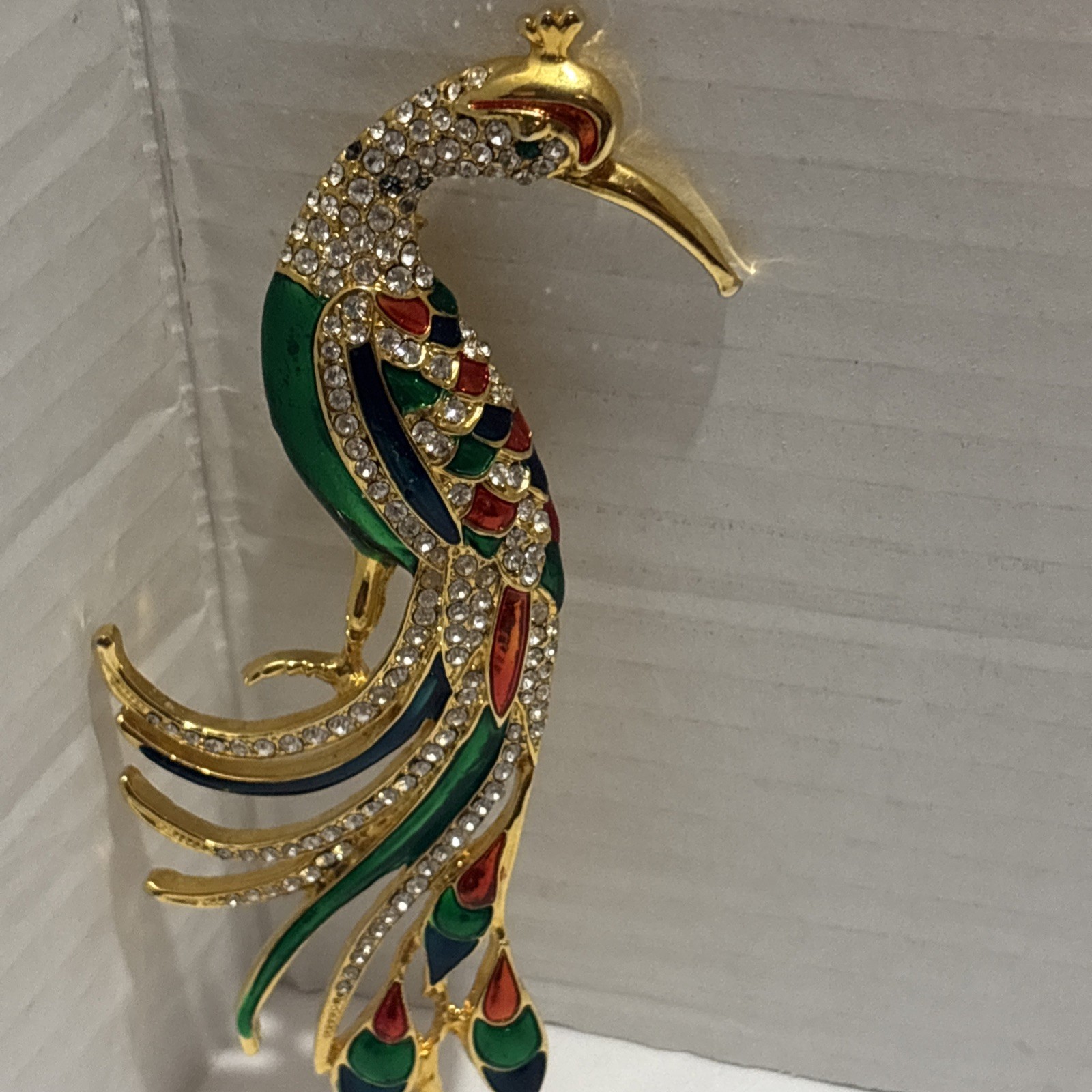 Vtg 1980s rhinestone enamel peacock paradise bird brooch