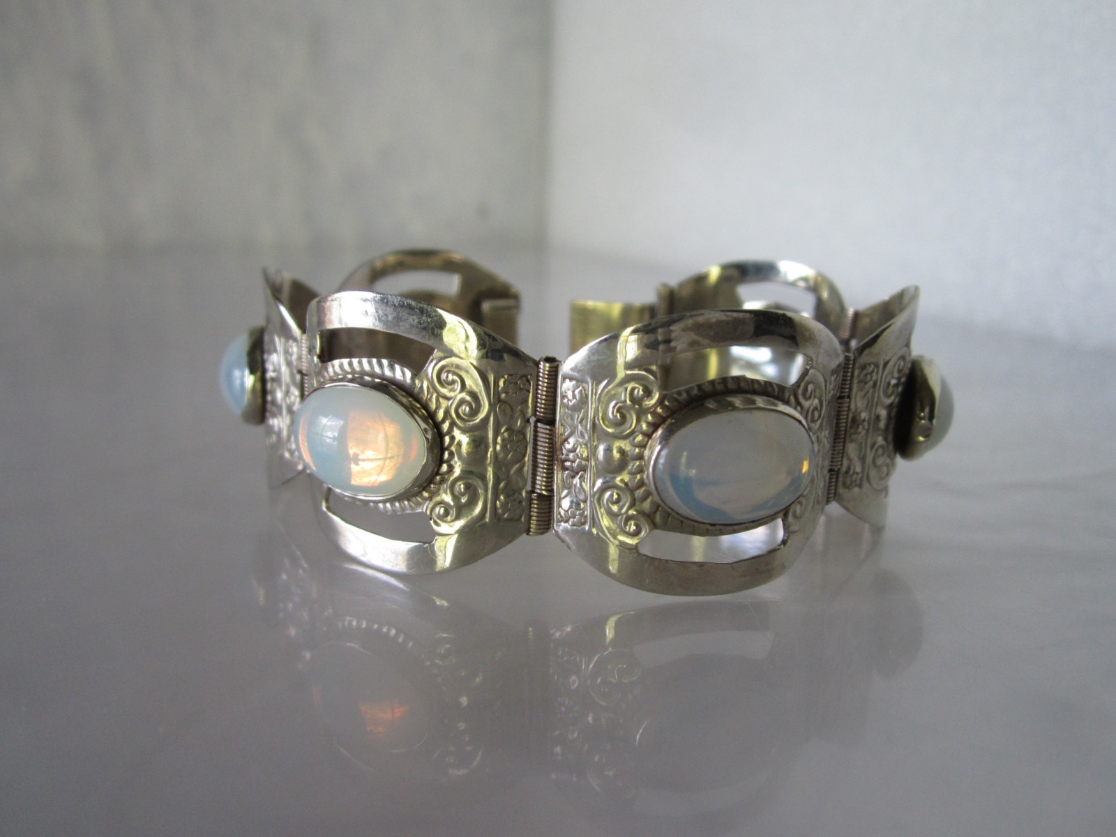 VTG 1960’s TAXCO MEXICO SOLID STERLING SILVER FAUX OPAL / WHITE OPALITE BRACELET
