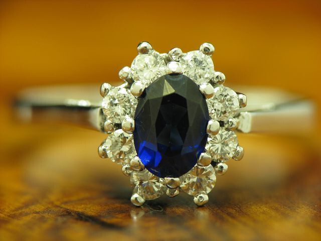 14kt 585 white gold ring with 1.10ct synth sapphire & 0.40ct brilliant/3.1g/RG 58