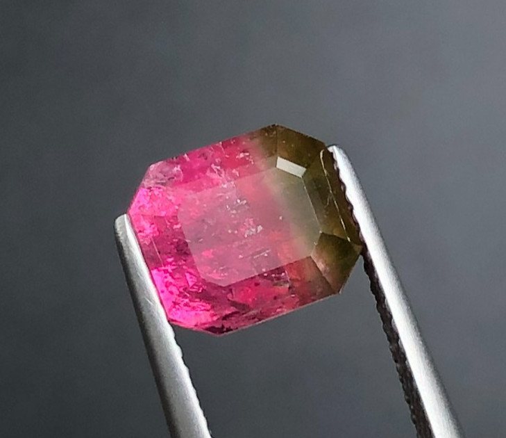 2.86ct Natural Bicolor Loose Tourmaline Gemstone For Jewelry Designers.