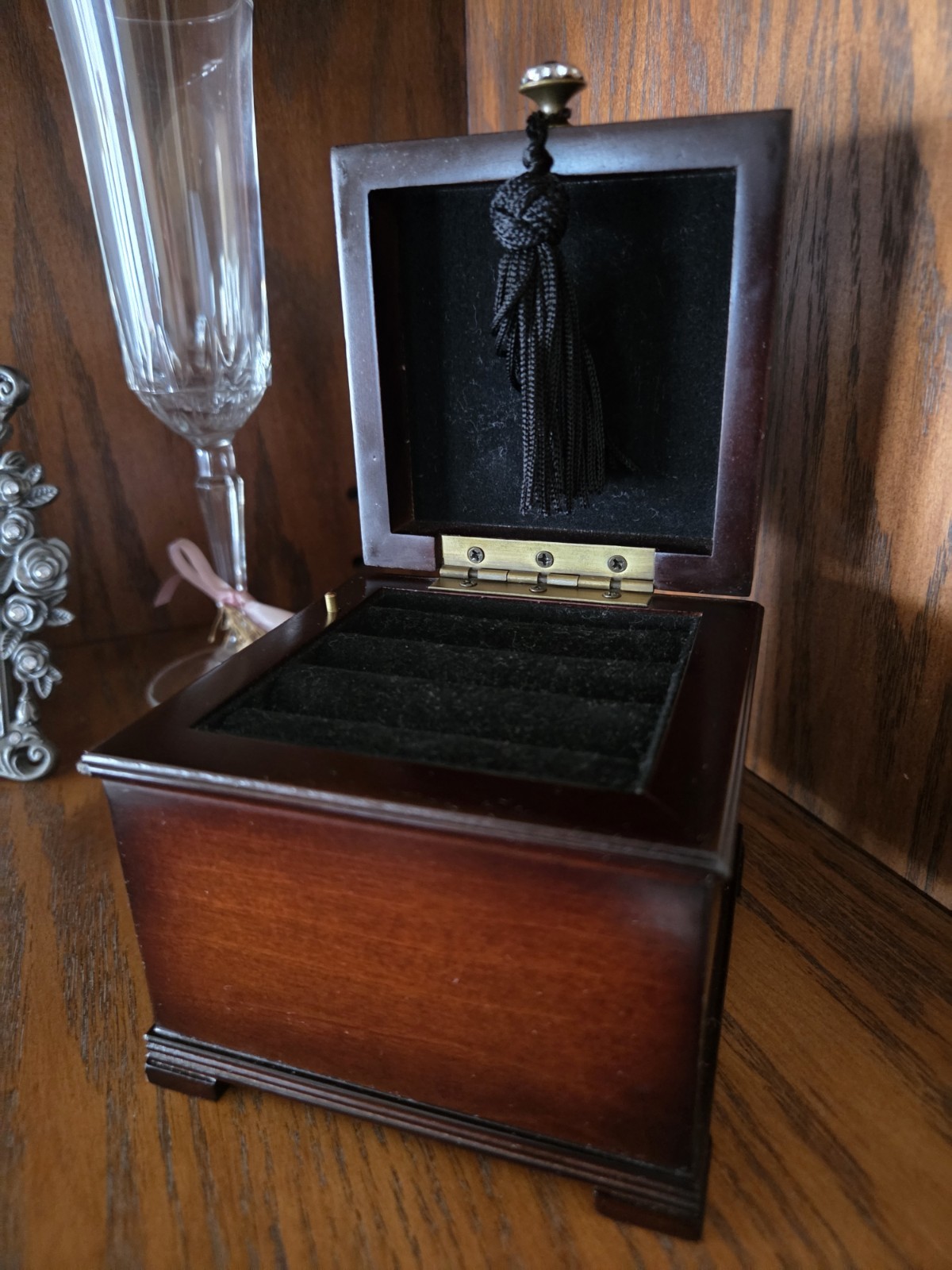 Vintage Bombay music jewelry box Solid Wood