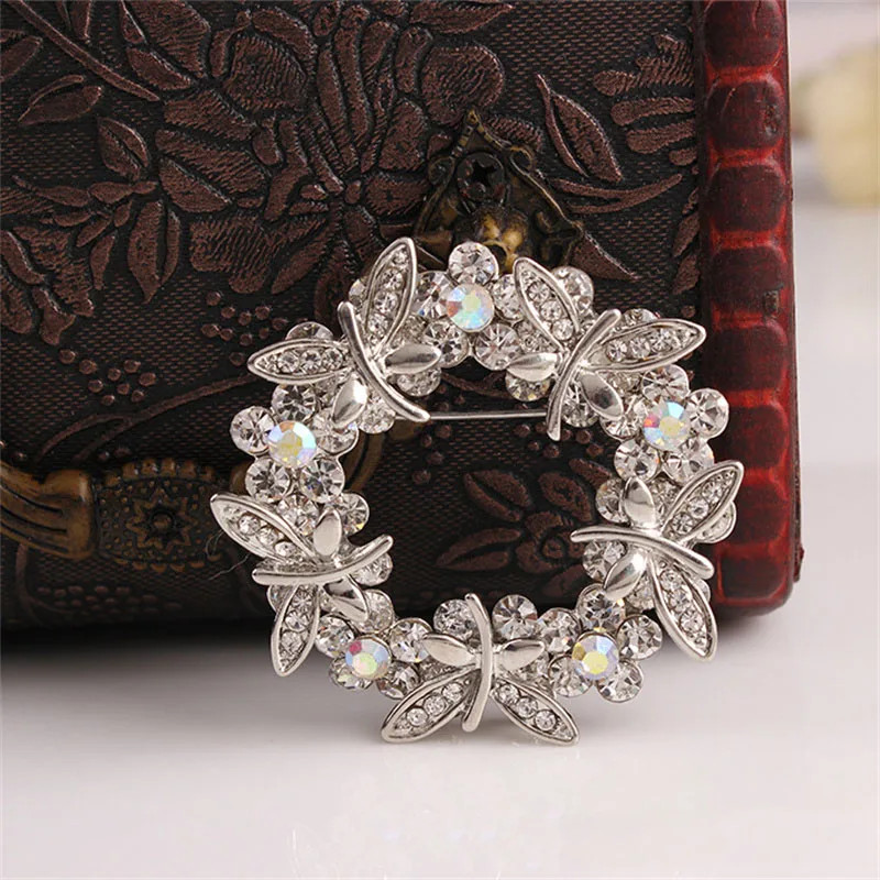 Rhinestone Brooch Wreath Floral Hollow Inlay Lapel Pin Clothing Jewelry