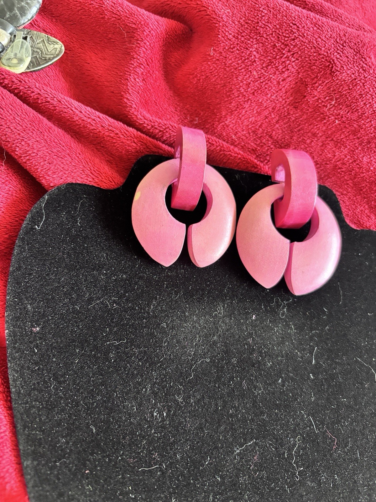 VTG Pink Geometric Interlocking Wood Matt Finish Clip On 1980 (see desc)
