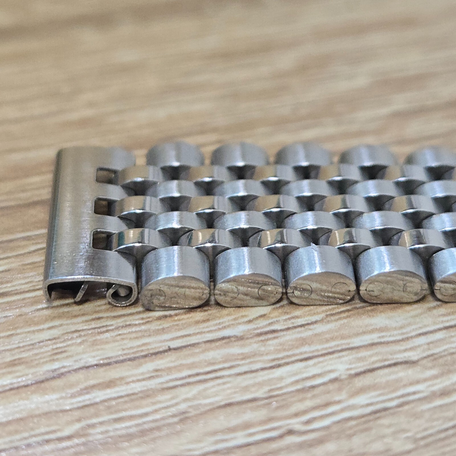 Rare and beautiful stainless steel watch bracelet/watch band 18mm