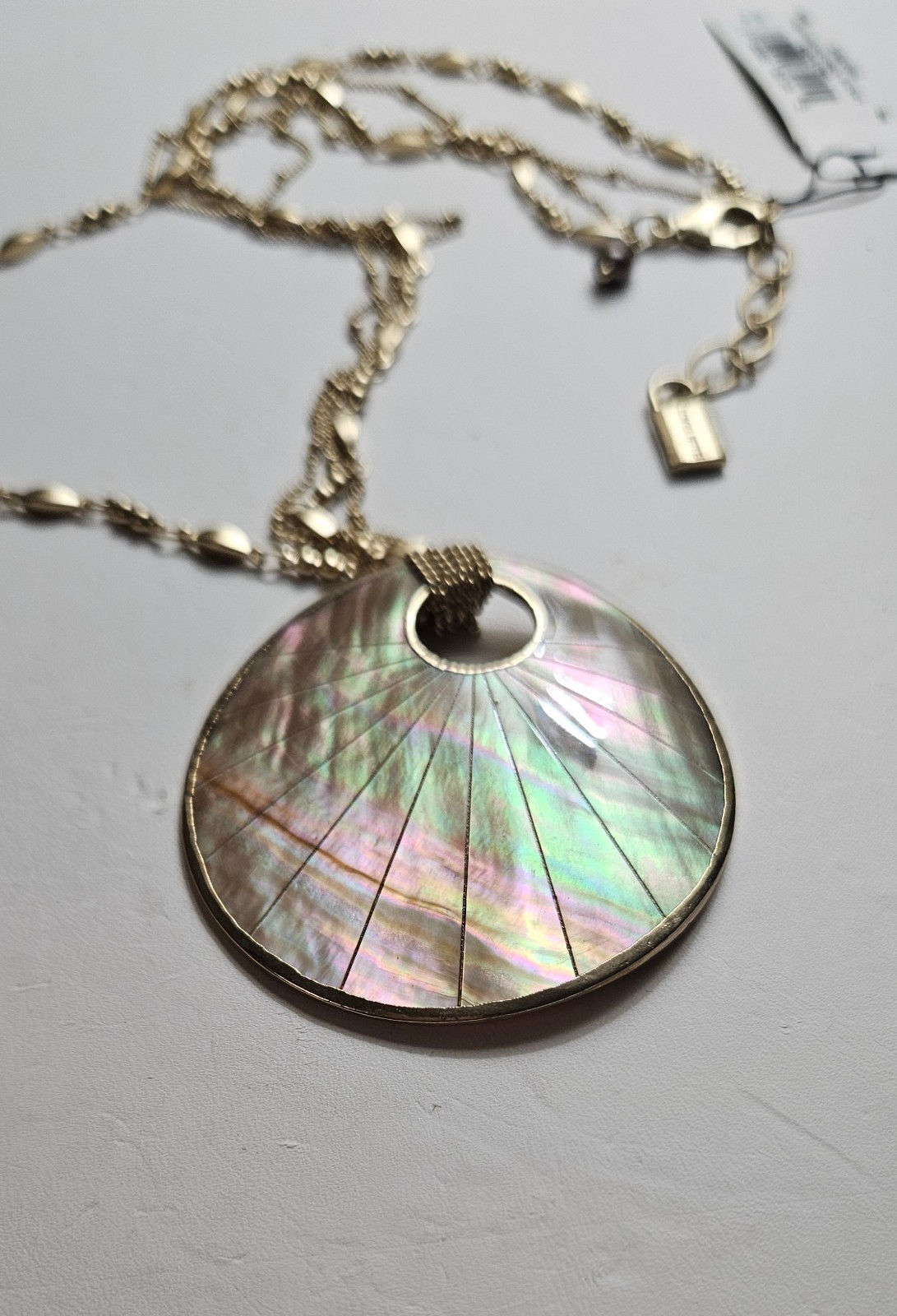 Ellen Tracy Seashell Disc Necklace Inlaid Mother of Pearl