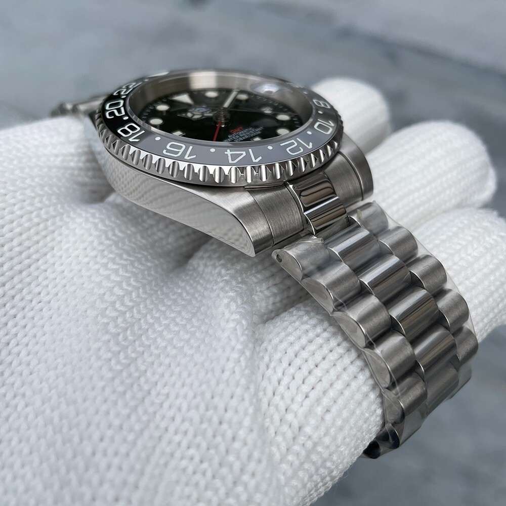 Steeldive SD1993, GMT, ‘Bruce Wayne’, NH34, Sapphire, Lume, 300m Diver, Diving