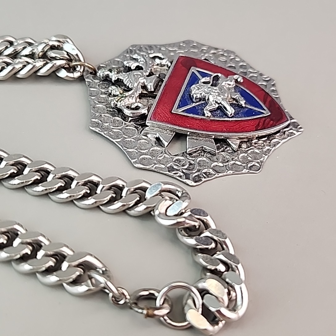 Vintage Shield Pendant Necklace Lion Coat of Arms Heraldic Silver Tone 16″