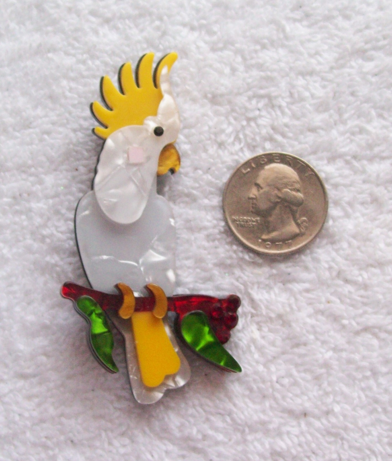 Vintage Tropical Parrot Perched on a Limb Layered Acrylic P in or Brooch – NWOT