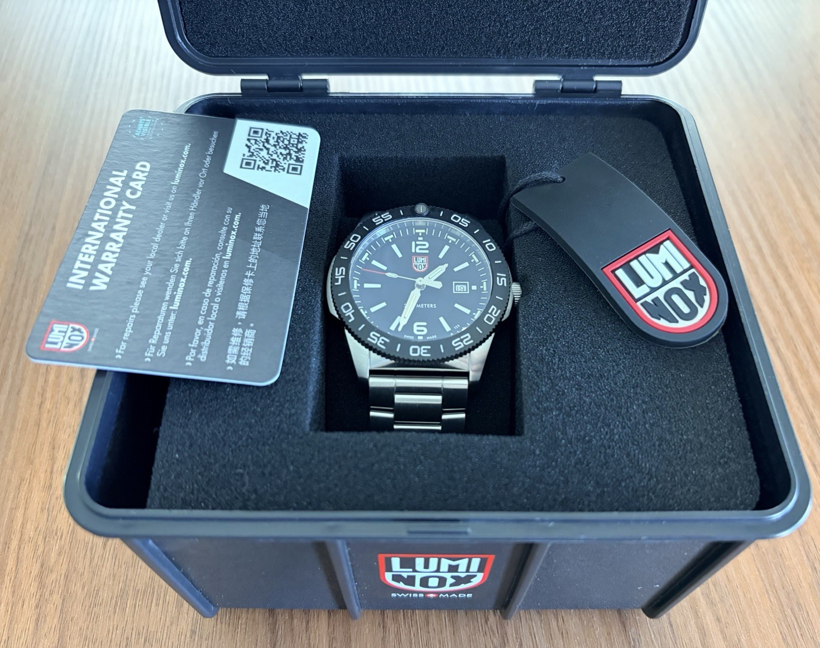 Luminox Pacific Diver Quartz Black Dial 44mm 200m Steel Bracelet Date XS.3122