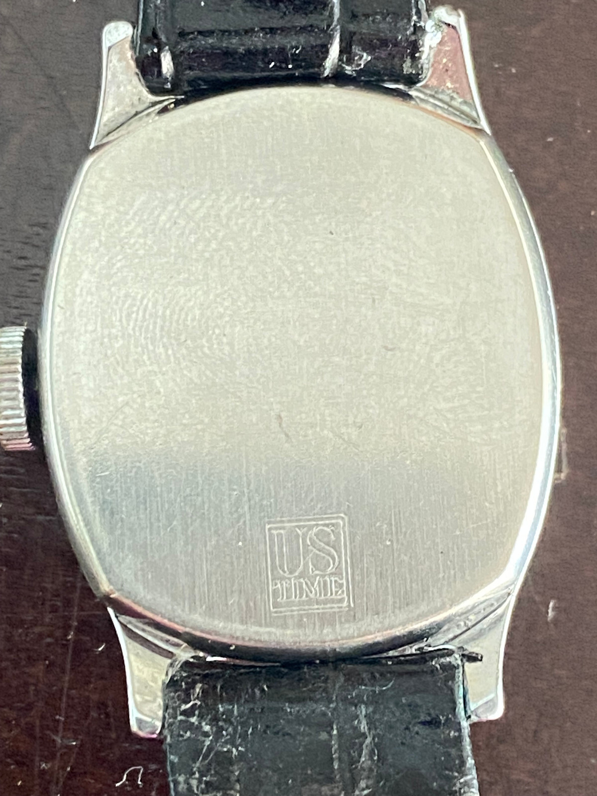 VINTAGE UNISEX INGERSOLL MICKEY MOUSE WRIST WATCH, US TIME, RUNS AND STOPS