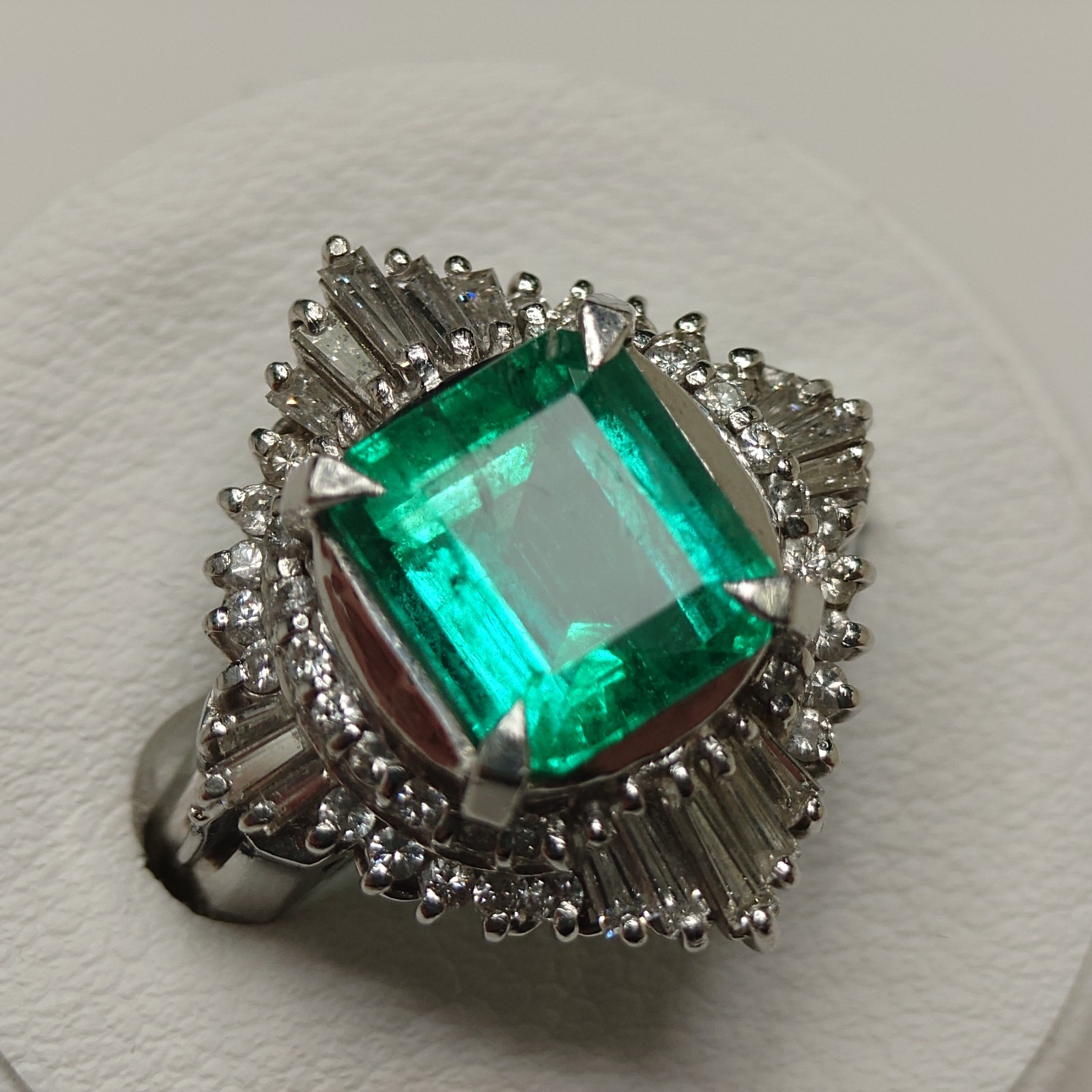 Emerald Ring, 900 Platinum RING Pt900 E2.16 D0.58 jew0006 Imported from Japan